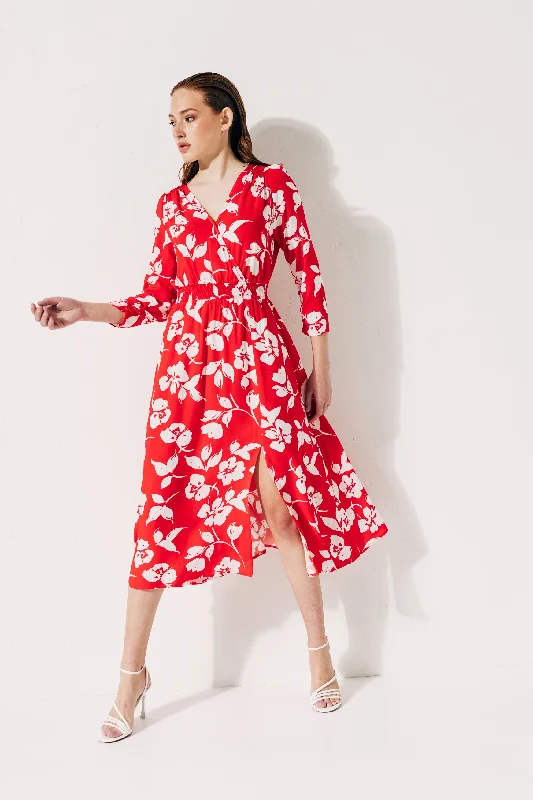 100% Viscose floral print midi dress with 3/4 sleeves and V-neckline