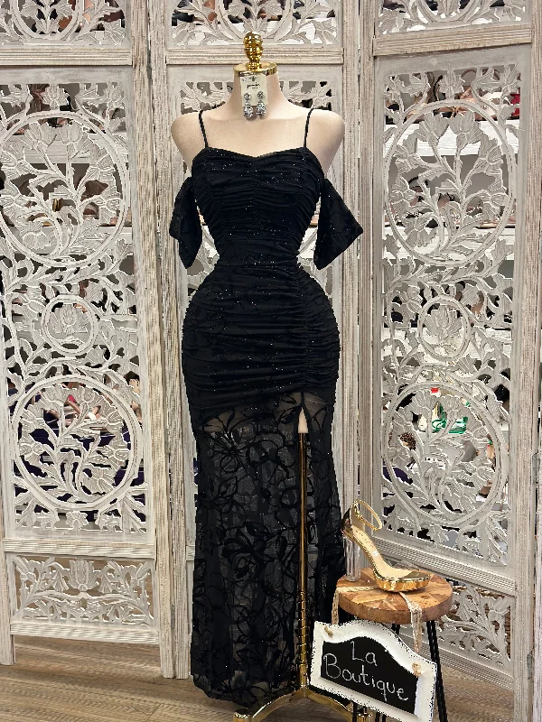 Black Lace Sequin Gown- Slightly Stretchy, Estira Poco .. viene reducido ..